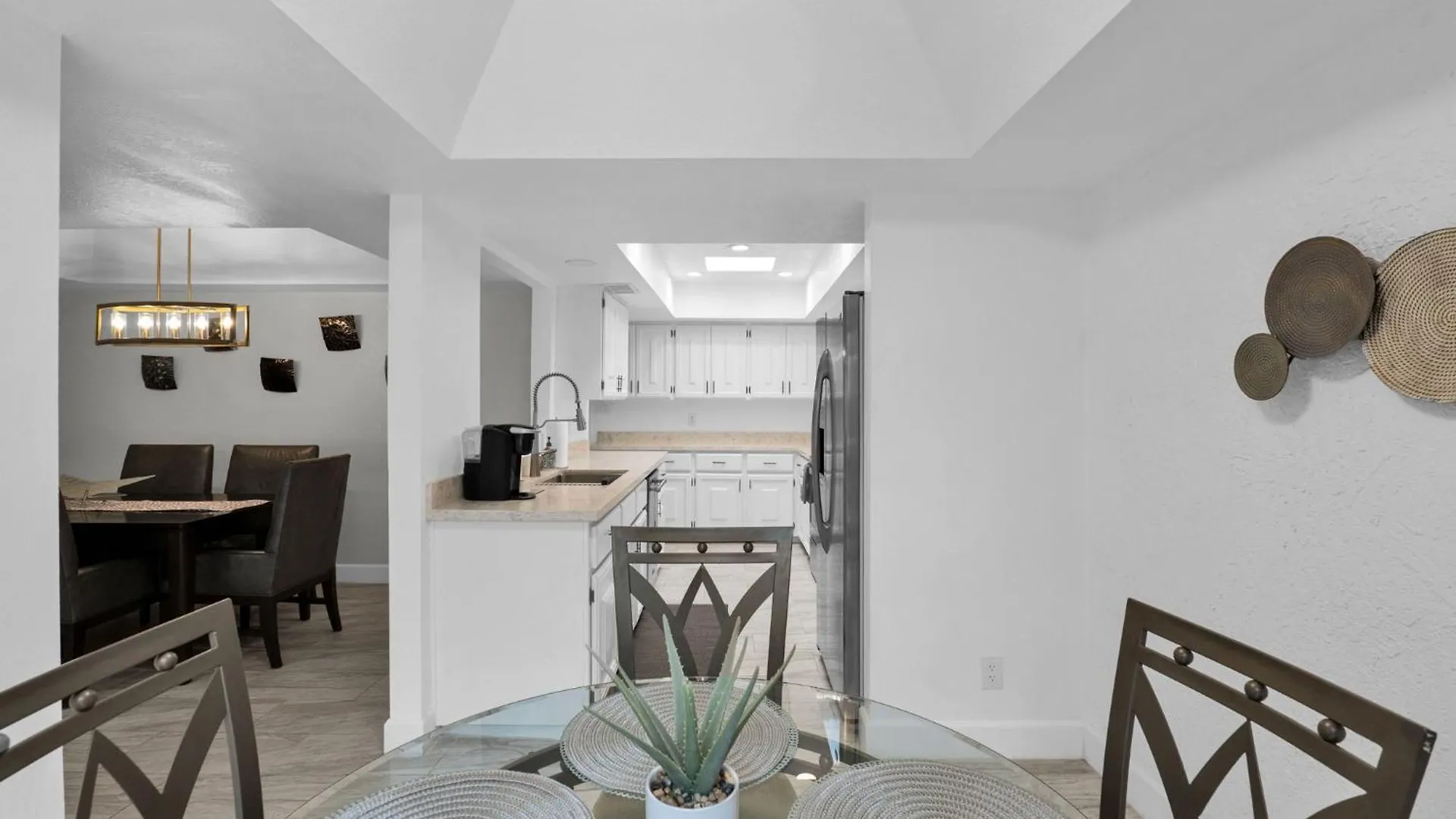 Private Patio, Close To Pool & Clubhouse Walkable Scottsdale