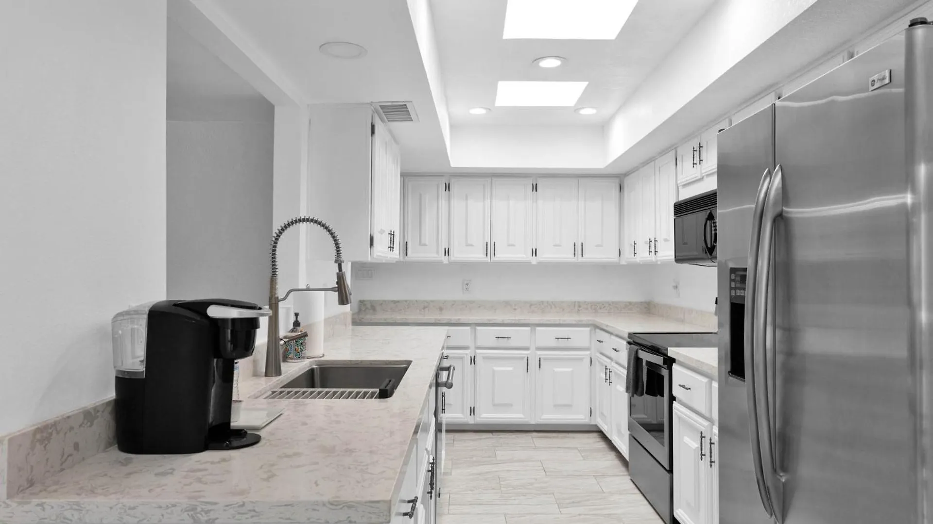 Private Patio, Close To Pool & Clubhouse Walkable Scottsdale